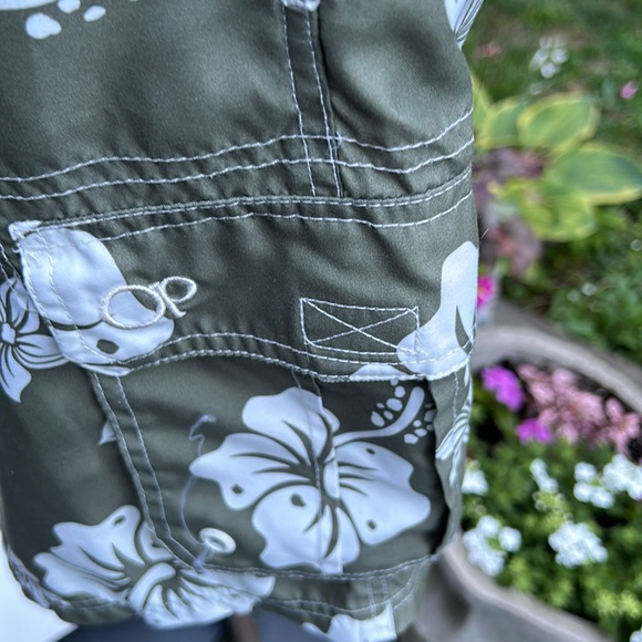 Op Mens floral bathing shorts with tie front & 2 side pockets SZ Large - Picture 3 of 5